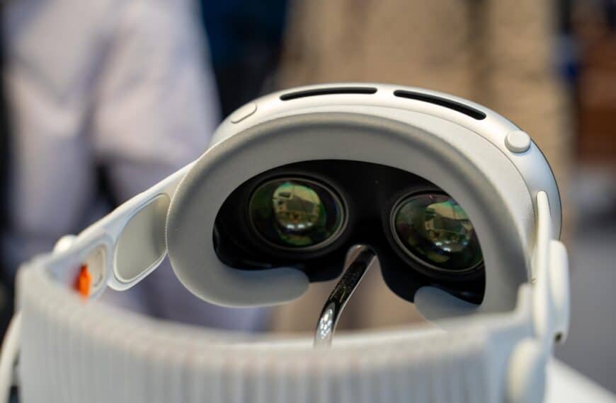 Exploring the Virtual Reality World