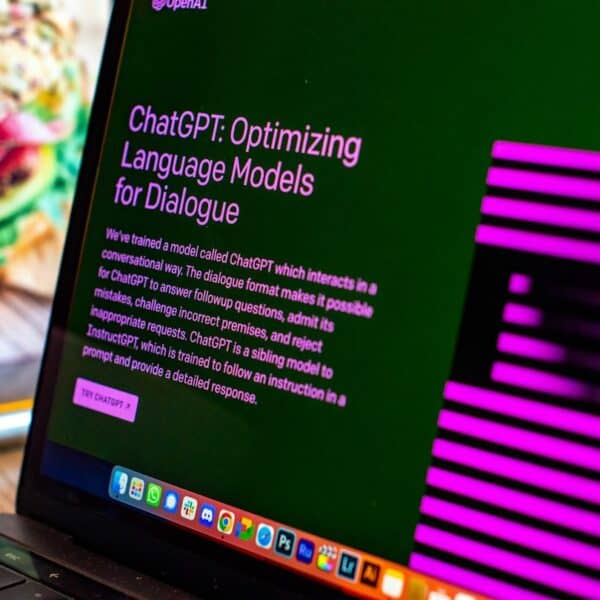 KI-gesteuerte verhaltensbasierte Blockierung in Online-Spielen – KI-Systeme können das Verhalten von Spielern analysieren und bei unethischem Verhalten wie Betrug oder Belästigung eingreifen. Anwendungsfälle: KI-gesteuerte Blockierung von Cheatern in Mult