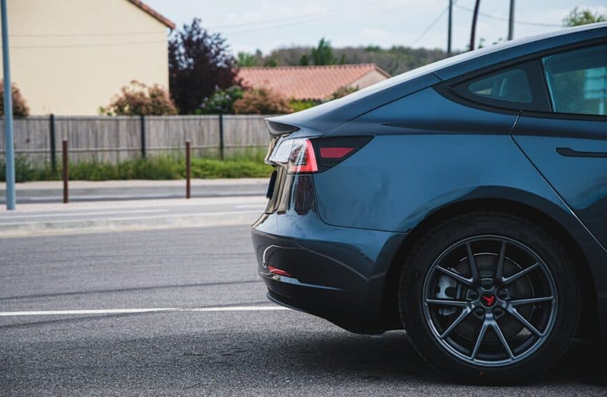 Tesla Autopilot: Autonomous Driving and Advanced Safety Features