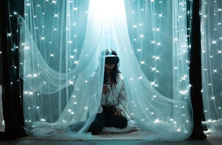 Exploring the Virtual World: Second Life 2021