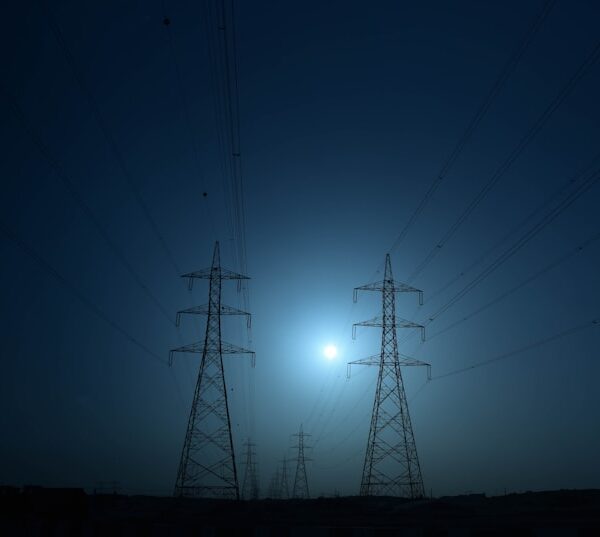 Intelligent Energy Systems: Energy Usage Optimization, Automated Lighting Control & Smart Grid and Energy Distribution
