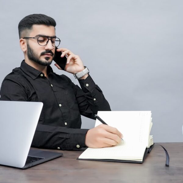 AI-based Speech Recognition in Call Centers: AI-driven Customer Interaction, Automated Call Routing & Sentiment Analysis in Customer Service Conversations