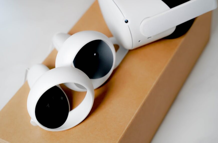 Exploring the Metaverse with VR Headsets