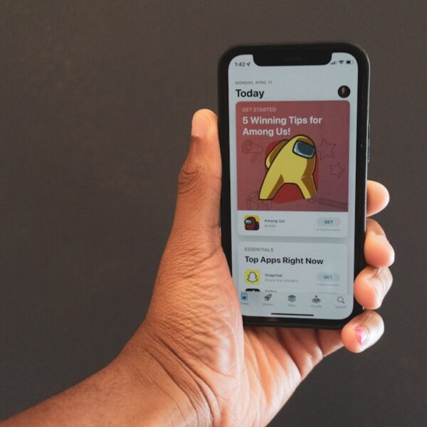 AI-driven Social Media Content: Personalized Social Media Feeds, AI-based Hashtag Suggestions & Automatic Image Captions