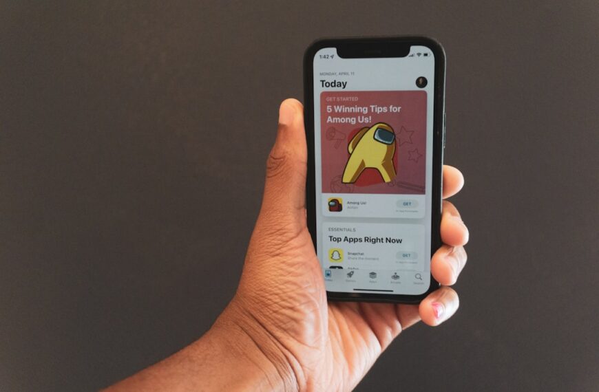 AI-driven Social Media Content: Personalized Social Media Feeds, AI-based Hashtag Suggestions & Automatic Image Captions