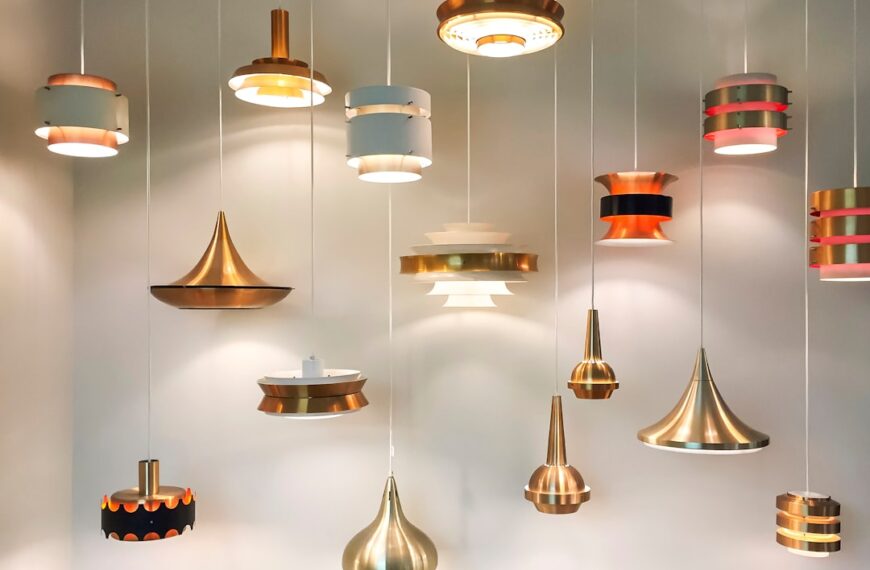 AI-based Context Awareness in Smart Homes: Intelligent Lighting Control, Automatic Room Temperature Adjustment & AI-driven Security Monitoring