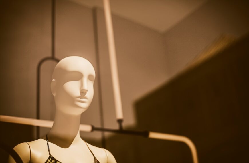 Exploring the IMVU Metaverse