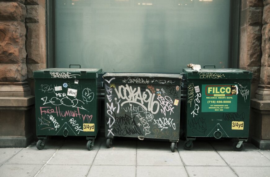 AI-based Waste Management: Intelligent Waste Bin Control, Predictive Waste Sorting & Monitoring Waste Disposal