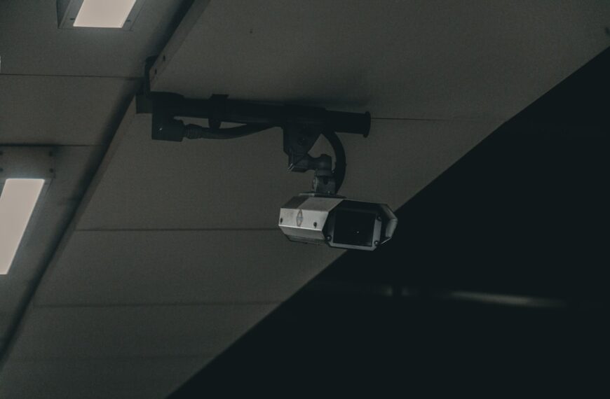 AI-driven Anomaly Detection in Industrial Facilities: Preventive Maintenance, Early Detection of System Failures & Predictive Maintenance